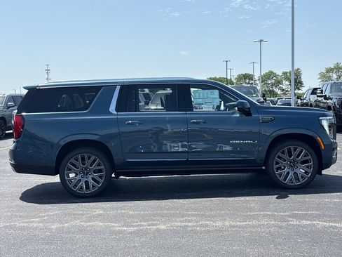 New 2026 GMC Yukon XL Denali Ultimate AWD/4WD image 7