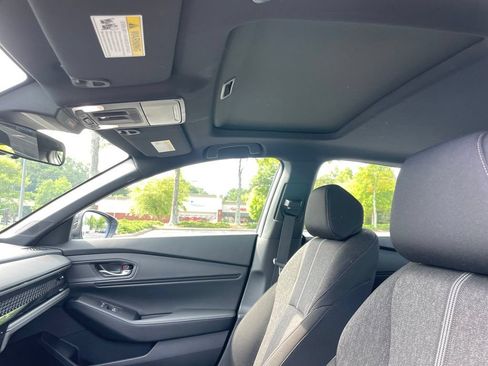 Used 2025 Honda Accord Sport image 27