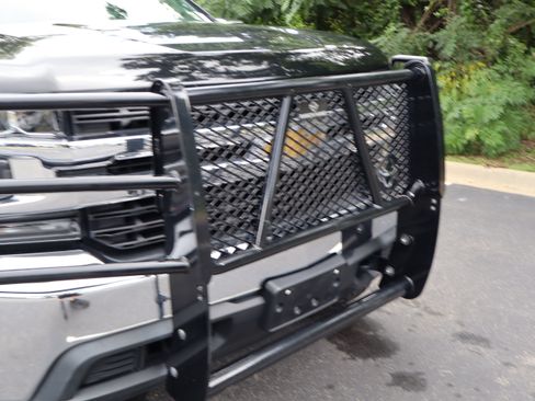 Used 2020 Chevrolet Silverado 1500 LT w/ Fleet Comfort Package AWD/4WD image 17