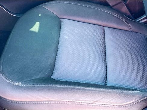 Used 2022 Ford Explorer XLT image 19