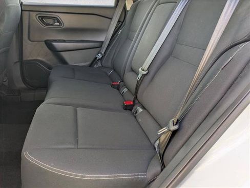 Used 2024 Nissan Rogue S FWD image 12