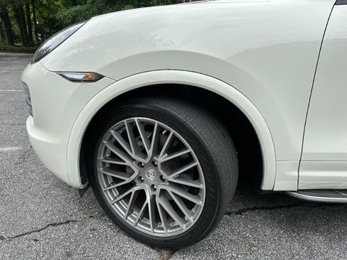 Used 2011 Porsche Cayenne S AWD/4WD image 3