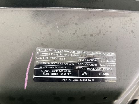 Used 2024 Nissan Frontier PRO-4X w/ Off-Road Protection Package image 31