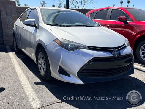 Used 2019 Toyota Corolla LE image 2