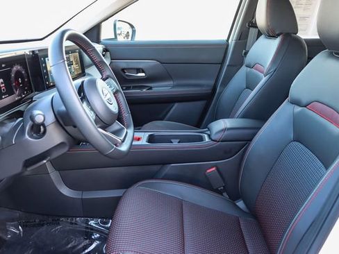 Used 2025 Nissan Kicks SR image 20