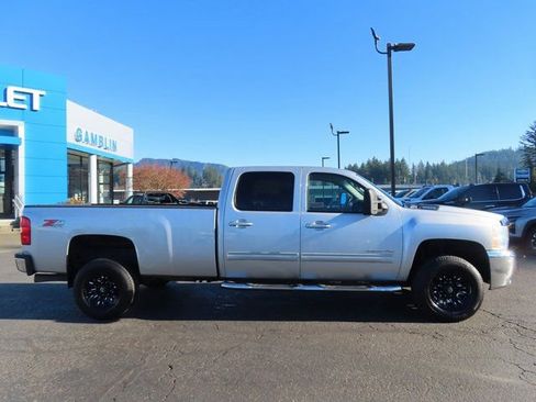Used 2010 Chevrolet Silverado 3500 LTZ w/ LTZ Plus Package image 10
