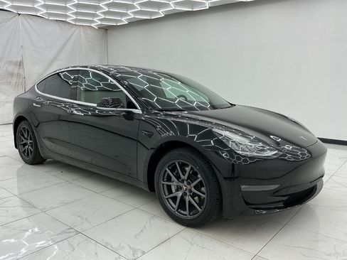 Used 2018 Tesla Model 3 Mid Range RWD image 7