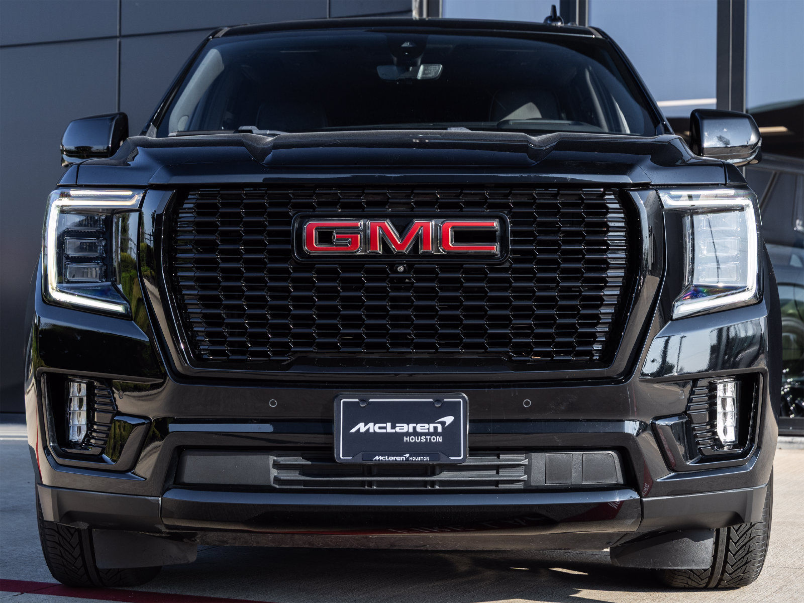 Used 2021 GMC Yukon Denali w/ Denali Premium Package RWD image 4