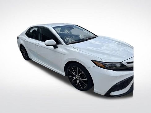 Used 2021 Toyota Camry SE FWD image 8
