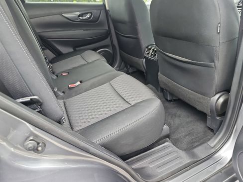 Used 2018 Nissan Rogue SV AWD/4WD image 12