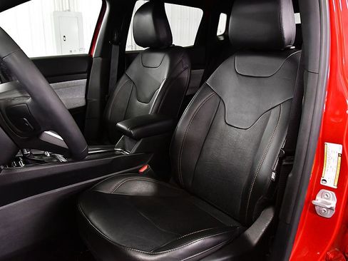 Used 2023 Jeep Compass Latitude image 27