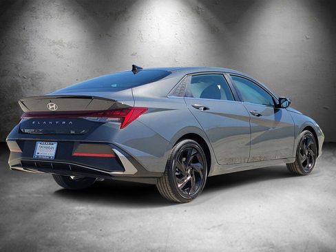 New 2026 Hyundai Elantra SEL Sport image 3