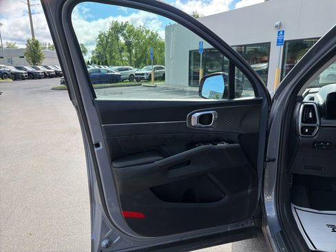 Certified 2023 Kia Sorento SX AWD/4WD image 25