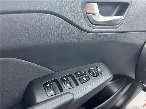 Used 2022 Hyundai Accent SE image 16