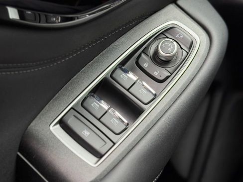 Used 2025 Subaru Outback Touring XT image 15