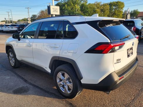 Used 2022 Toyota RAV4 LE image 5