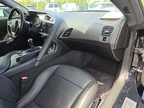 Used 2016 Chevrolet Corvette Z06 w/ Z07 Performance Package RWD image 17