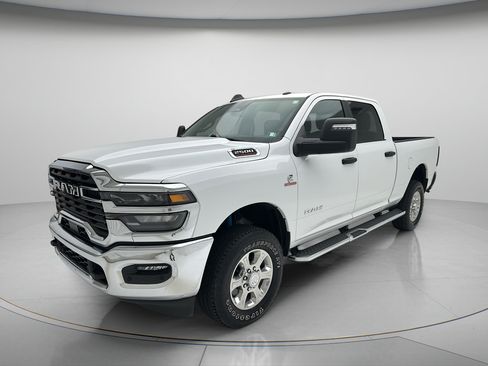 Used 2025 RAM 2500 Big Horn AWD/4WD image 3