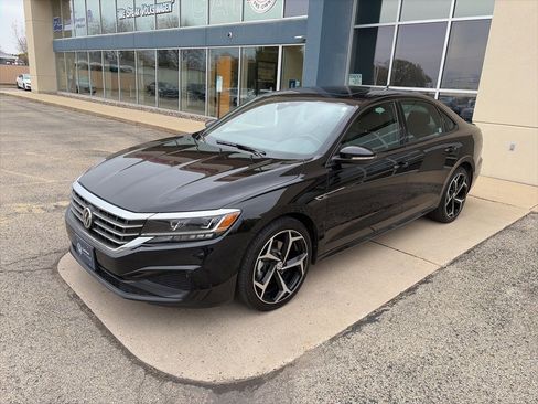 Certified 2021 Volkswagen Passat 2.0T R-Line w/ Luggage Net & Mats Package image 4