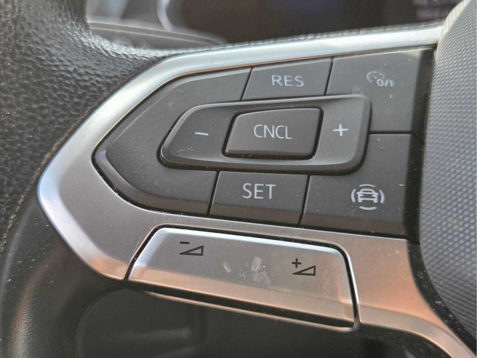 Used 2022 Volkswagen Tiguan S FWD image 29