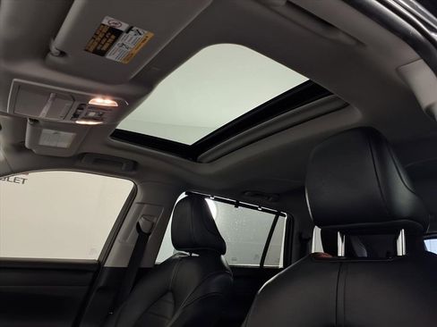 Used 2022 Toyota Highlander XLE image 14