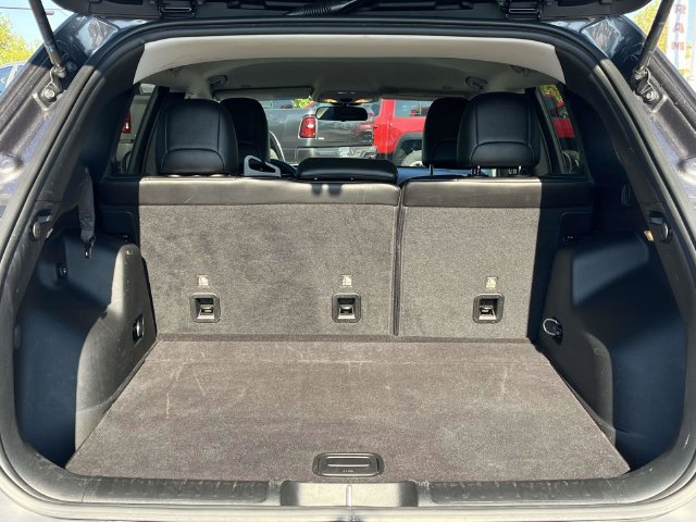 Used 2019 Jeep Cherokee Latitude Plus FWD image 20
