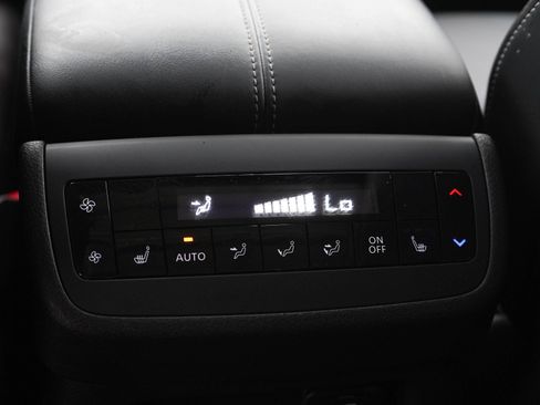 Used 2024 Nissan Pathfinder Platinum AWD/4WD image 17