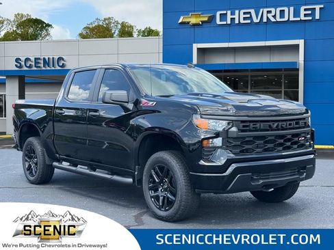 Used 2025 Chevrolet Silverado 1500 Custom Trail Boss w/ Turbomax Blackout Package AWD/4WD image 1