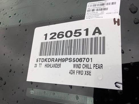 Used 2023 Toyota Highlander XSE image 39