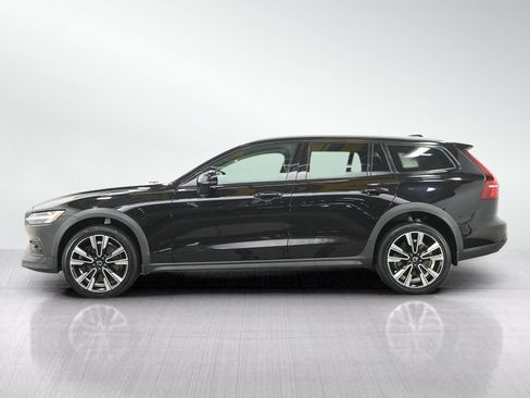 Used 2021 Volvo V60 T5 Cross Country w/ Climate Package AWD/4WD image 2