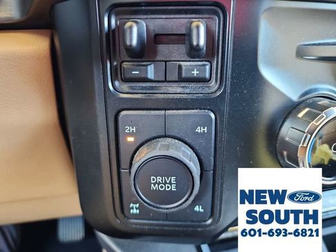 Used 2023 Ford F350 Lariat w/ Chrome Package image 26