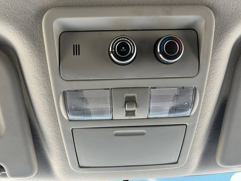 Used 2021 Nissan NV 3500 SL RWD image 19