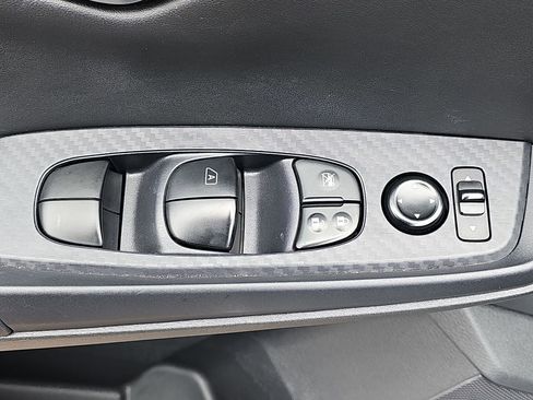 Used 2024 Nissan Sentra SV image 27