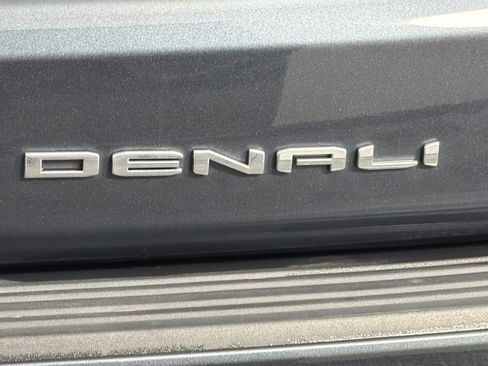 Used 2021 GMC Yukon Denali w/ Denali Premium Package AWD/4WD image 7