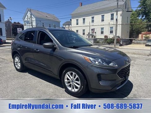 Used 2020 Ford Escape SE AWD/4WD image 2