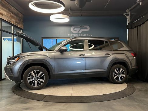 Used 2023 Volkswagen Atlas SE image 25