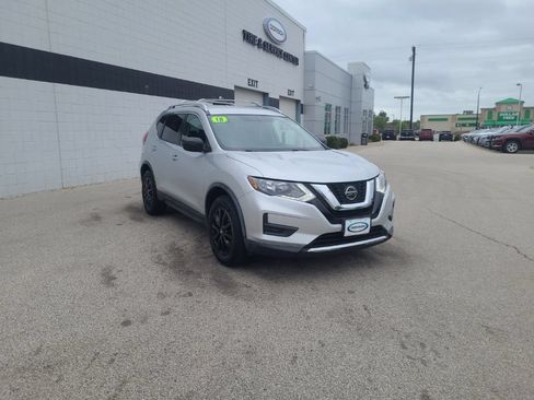 Used 2018 Nissan Rogue SV AWD/4WD image 9
