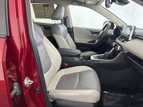 Used 2021 Toyota RAV4 Limited image 22
