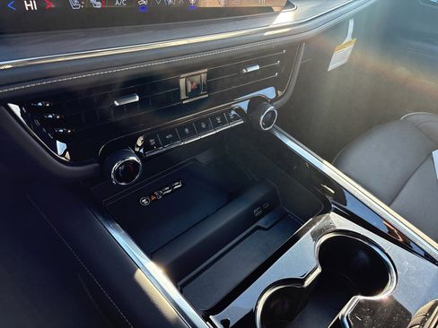 New 2025 Chevrolet Tahoe Premier image 13