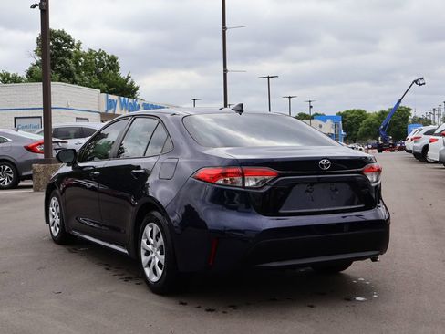Used 2020 Toyota Corolla LE FWD image 5