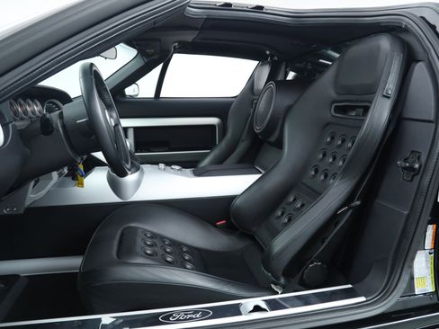 Used 2006 Ford GT image 23