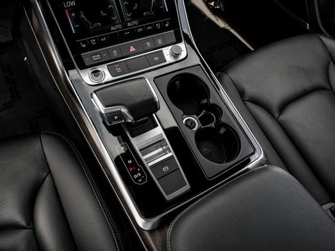 Used 2022 Audi Q8 Premium Plus image 26