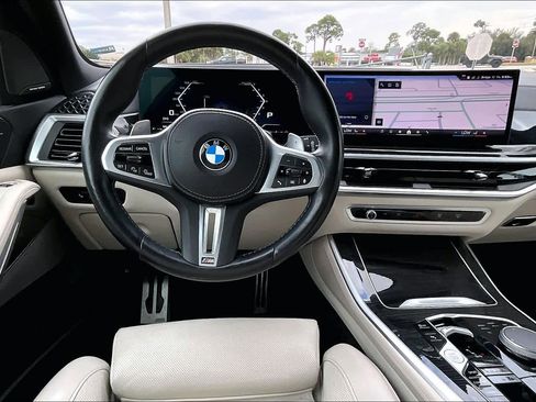 Used 2024 BMW X5 M60i image 5