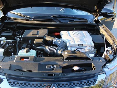 Used 2022 Mitsubishi Outlander LE image 20