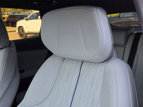 New 2026 Cadillac Optiq Sport 2 w/ LPO, Floor Liner Package AWD/4WD image 12