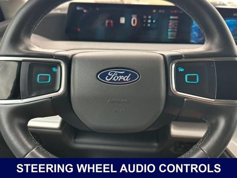 Used 2025 Ford Expedition Active AWD/4WD image 31