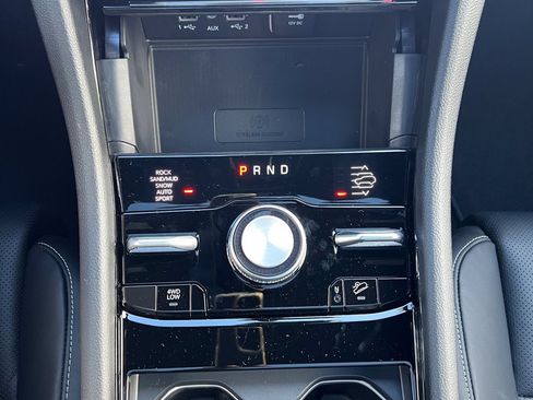 New 2025 Jeep Grand Cherokee L Overland w/ Luxury Tech Group IV AWD/4WD image 30