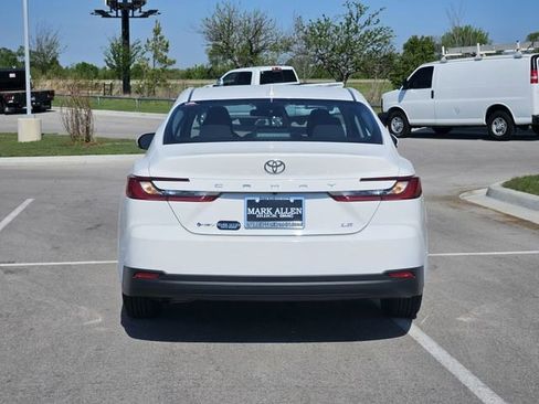 Used 2025 Toyota Camry LE FWD image 6