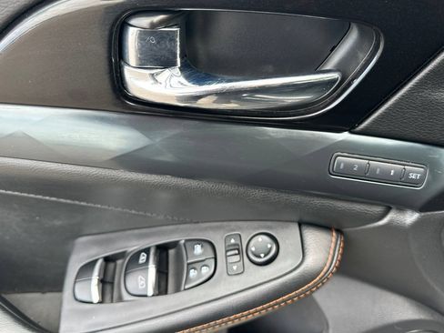 Used 2019 Nissan Maxima SR w/ Premium Package FWD image 10