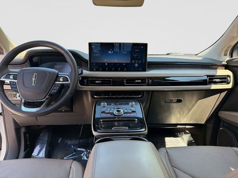 Used 2022 Lincoln Nautilus Reserve AWD/4WD image 17